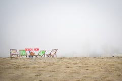 Dia mau na praia foto de stock Dia mau na praia foto de stock