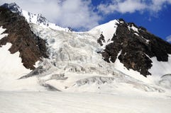 Die Berge von Kirgisistan stockbild Die Berge von Kirgisistan stockbild