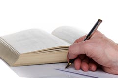 Die Handschrift des Mannes auf Papier lizenzfreies stockbild Die Handschrift des Mannes auf Papier lizenzfreies stockbild