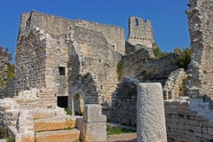 Die Ruinen der verlorenen Stadt Dvigrad in Istria, Kroatien stockbild Die Ruinen der verlorenen Stadt Dvigrad in Istria, Kroatien stockbild