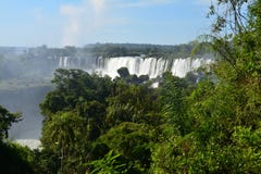Die schönen Iguaçu-Wasserfälle in Argentinien Südamerika lizenzfreie stockfotografie Die schönen Iguaçu-Wasserfälle in Argentinien Südamerika lizenzfreie stockfotografie