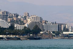 Die Stadt von Tiberias auf dem Ufer von See Kinneret stockfoto Die Stadt von Tiberias auf dem Ufer von See Kinneret stockfoto