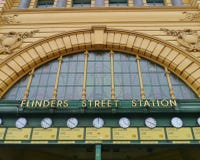 Die Uhren der Flindersstation lizenzfreies stockbild Die Uhren der Flindersstation lizenzfreies stockbild