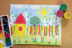 Die Zeichnung der helle Kinder mit Haus, Zaun, Bäume, Blumen mit stockfotografie Die Zeichnung der helle Kinder mit Haus, Zaun, Bäume, Blumen mit stockfotografie