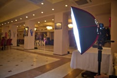 difusor de la Suave-caja para el flash de Velocidad-lite Quantum de la Velocidad-luz El cumpleaños utiliza una suave-caja para ti fotografía de archivo difusor de la Suave-caja para el flash de Velocidad-lite Quantum de la Velocidad-luz El cumpleaños utiliza una suave-caja para ti fotografía de archivo