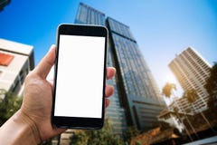 Digital lan?ant le smartphone sur le march? de m?dias image libre de droits Digital lan?ant le smartphone sur le march? de m?dias image libre de droits