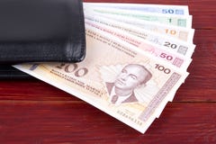 Dinero de Bosnia y Herzegovina en la cartera negra Dinero de Bosnia y Herzegovina en la cartera negra