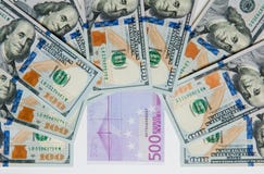 Dinero Dinero de diversos países Concepto de los gastos de desplazamiento uncropped en el fondo blanco foto de archivo libre de regalías Dinero Dinero de diversos países Concepto de los gastos de desplazamiento uncropped en el fondo blanco foto de archivo libre de regalías