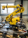 Dinslaken Niemcy, Wrzesień, - 19 2018: Brandnew przemysłowej automatyzacji robot dostaje gotowy dla produkcji zdjęcia stock Dinslaken Niemcy, Wrzesień, - 19 2018: Brandnew przemysłowej automatyzacji robot dostaje gotowy dla produkcji zdjęcia stock