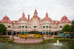 Disney hotell på Disneyland Paris royaltyfri bild Disney hotell på Disneyland Paris royaltyfri bild