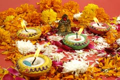 Disposizione di preghiera di Diwali immagini stock libere da diritti Disposizione di preghiera di Diwali immagini stock libere da diritti