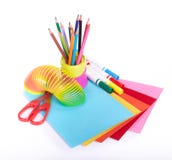 Diverse schooltoebehoren aan de creativiteit van kinderen stock foto Diverse schooltoebehoren aan de creativiteit van kinderen stock foto