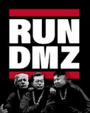 DMZ, COREA, el 27 de abril de 2018 - ejemplo para las negociaciones de cumbre de la paz de la península de Corea stock de ilustración DMZ, COREA, el 27 de abril de 2018 - ejemplo para las negociaciones de cumbre de la paz de la península de Corea stock de ilustración