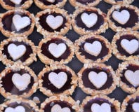 Docena galletas en forma de corazón hermosas imagen de archivo libre de regalías Docena galletas en forma de corazón hermosas imagen de archivo libre de regalías
