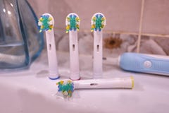 Dodatkowe muśnięcie głowy dla elektrycznego toothbrush Czyści dużo efektywnie zdjęcia royalty free Dodatkowe muśnięcie głowy dla elektrycznego toothbrush Czyści dużo efektywnie zdjęcia royalty free