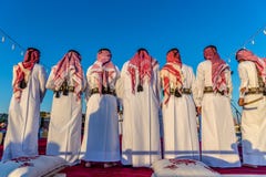 Doha, Κατάρ, στις 9 Ιανουαρίου 2018 - ζωηρόχρωμος εορτασμός σε Doha, με τους τοπικούς ανθρώπους που ντύνονται με τα παραδοσιακά ε στοκ φωτογραφία Doha, Κατάρ, στις 9 Ιανουαρίου 2018 - ζωηρόχρωμος εορτασμός σε Doha, με τους τοπικούς ανθρώπους που ντύνονται με τα παραδοσιακά ε στοκ φωτογραφία