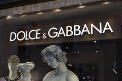 dolce gabbana sign