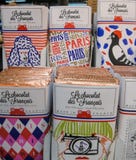 Dolci francesi allegro avvolti per il cioccolatomane di discernimento fotografia stock Dolci francesi allegro avvolti per il cioccolatomane di discernimento fotografia stock