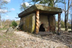 Dolmen Thor En Baldosas Campesina Campesina Dolmen Región De Krasnodar, Rusia Foto de archivo - Imagen de dolmen, thor: 164031376