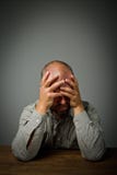 Dolore. Uomo nei pensieri. immagini stock Dolore. Uomo nei pensieri. immagini stock
