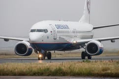 Domodedovo airport, Moscow - October 25th, 2015: Boeing 737-800 of OrenAir airlines Stock Photography Domodedovo airport, Moscow - October 25th, 2015: Boeing 737-800 of OrenAir airlines Stock Photography