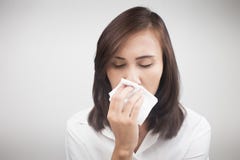Donna caucasica asiatica con influenza immagine stock Donna caucasica asiatica con influenza immagine stock