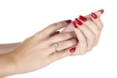 Donna che indossa un anello di diamante fotografia stock libera da diritti Donna che indossa un anello di diamante fotografia stock libera da diritti