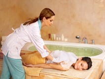 Donna sul bagno turco fotografia stock. Immagine di freddo - 34668464 Donna sul bagno turco fotografia stock. Immagine di freddo - 34668464