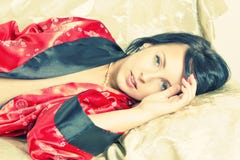 Donna sensuale che si trova sulla base immagini stock Donna sensuale che si trova sulla base immagini stock