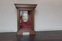 Doodsmasker van Dante Alighieri in Palazzo Vecchio, Florence, Italië royalty-vrije stock foto Doodsmasker van Dante Alighieri in Palazzo Vecchio, Florence, Italië royalty-vrije stock foto