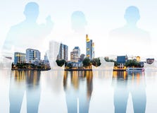 Doppia esposizione con la gente di affari ed il paesaggio urbano moderno fotografia stock libera da diritti Doppia esposizione con la gente di affari ed il paesaggio urbano moderno fotografia stock libera da diritti