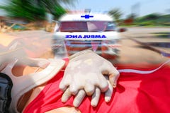 Doppia esposizione del CPR del soccorritore, preparantesi per la vita sicura, pronto soccorso, ambulanza che accelera all'inciden fotografia stock libera da diritti Doppia esposizione del CPR del soccorritore, preparantesi per la vita sicura, pronto soccorso, ambulanza che accelera all'inciden fotografia stock libera da diritti