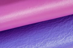 Dos rollos que combinan de cuero auténtico con las sombras modernas de la moda, compañeros del color, textura, foco selectivo fotografía de archivo Dos rollos que combinan de cuero auténtico con las sombras modernas de la moda, compañeros del color, textura, foco selectivo fotografía de archivo