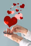 Dotyka ekranu mobilny mądrze telefon w męskich rękach obrazy stock Dotyka ekranu mobilny mądrze telefon w męskich rękach obrazy stock