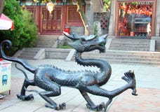 Drache vor Dao Temple stockfotografie Drache vor Dao Temple stockfotografie