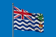Drapeau du territoire d'Océan Indien britannique ondulant dans le vent contre le ciel bleu profond illustration libre de droits Drapeau du territoire d'Océan Indien britannique ondulant dans le vent contre le ciel bleu profond illustration libre de droits