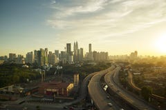 Drastische Landschaft der Kuala Lumpur-Stadt lizenzfreie stockfotografie Drastische Landschaft der Kuala Lumpur-Stadt lizenzfreie stockfotografie