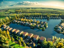 Draufsicht des Brummens von vinkeveen nahe Amsterdam w?hrend des hei?en Sommers stockbild Draufsicht des Brummens von vinkeveen nahe Amsterdam w?hrend des hei?en Sommers stockbild