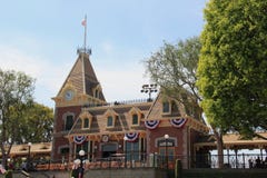Drevstation på Main Street, U S A , Disneyland Kalifornien fotografering för bildbyråer Drevstation på Main Street, U S A , Disneyland Kalifornien fotografering för bildbyråer