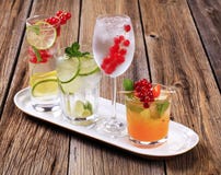 dricker sommar royaltyfri bild dricker sommar royaltyfri bild