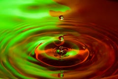 Drie dalingendalingen van een kleurrijk water stock foto's Drie dalingendalingen van een kleurrijk water stock foto's