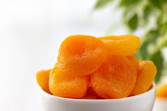 Dried apricots in a bowl royalty free stock photography Dried apricots in a bowl royalty free stock photography