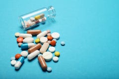 Drogas da farm?cia da prescri??o Overdose antibi?tica Fundo da medicina imagem de stock Drogas da farm?cia da prescri??o Overdose antibi?tica Fundo da medicina imagem de stock