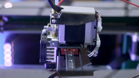 Drucker 3D, die Druckplastikmodell mit Plastikdraht-Faden Arbeits sind