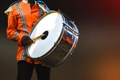 Drumhead παιχνιδιού προσώπων, - Drumhead είναι ένα μουσικό όργανο που ηχείται με το χτύπημα ή ξύσιμο από beater στοκ φωτογραφία Drumhead παιχνιδιού προσώπων, - Drumhead είναι ένα μουσικό όργανο που ηχείται με το χτύπημα ή ξύσιμο από beater στοκ φωτογραφία
