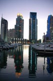 Dubai-Jachthafen an der Dämmerung Dubai-Jachthafen an der Dämmerung