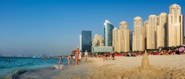 Dubai, United Arab Emirates - 8 de marzo de 2018: JBR, playa de Jumeirah fotos de archivo Dubai, United Arab Emirates - 8 de marzo de 2018: JBR, playa de Jumeirah fotos de archivo
