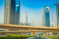 Dubaj Sheikh Zayed droga - Uliczny widok 15 09 2017 Tomasz Ganclerz zdjęcie stock Dubaj Sheikh Zayed droga - Uliczny widok 15 09 2017 Tomasz Ganclerz zdjęcie stock