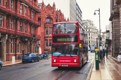Dubbeldekkerbus in Birmingham, het UK Royalty-vrije Stock Afbeelding Dubbeldekkerbus in Birmingham, het UK Royalty-vrije Stock Afbeelding