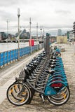 Dublin-Fahrradstation gelegen auf Konferenzzentrum, Norddock, nah an Punkt-Theater- und Liffey-Fluss, Dublin, Irland lizenzfreies stockbild Dublin-Fahrradstation gelegen auf Konferenzzentrum, Norddock, nah an Punkt-Theater- und Liffey-Fluss, Dublin, Irland lizenzfreies stockbild